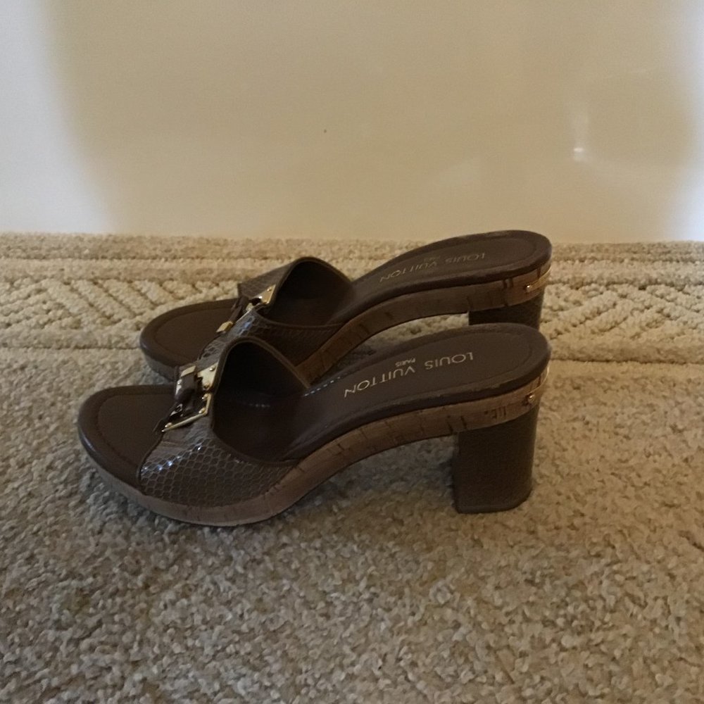 Louis Vuitton Heeled Sandals  size 39